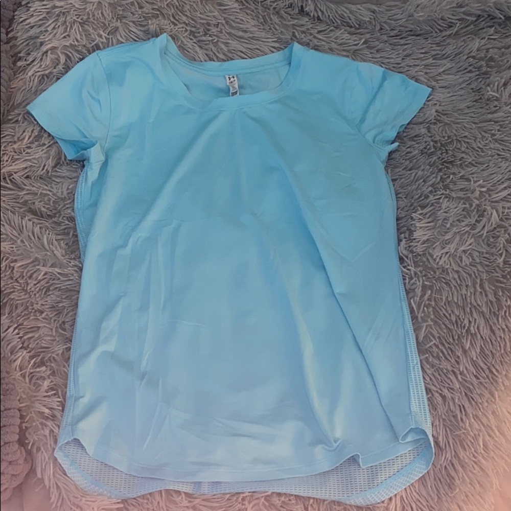 breathable UA top